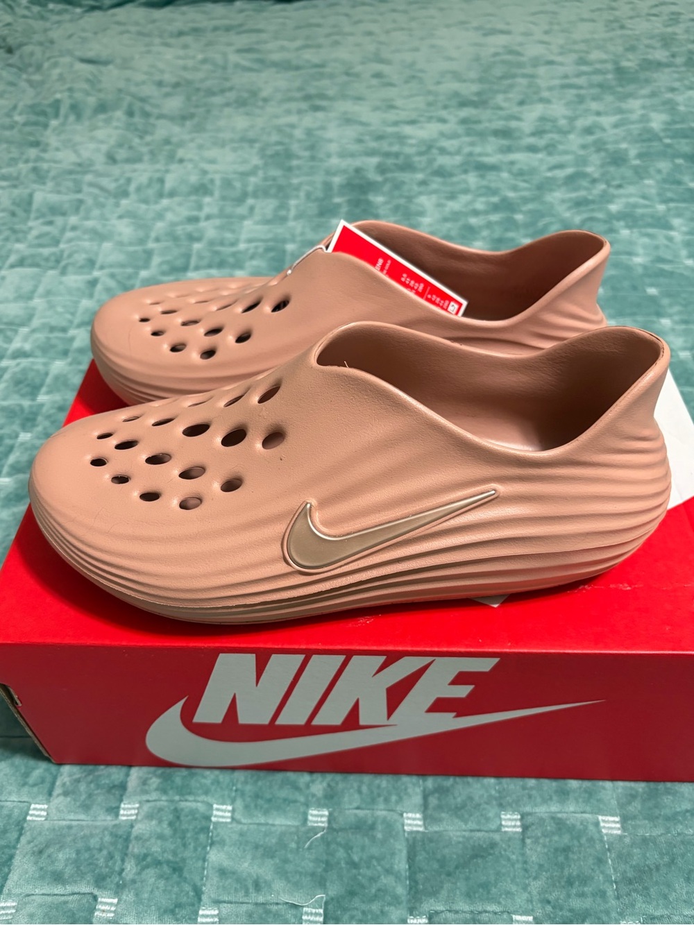 Nike ReactX Rejuven8 Women’s Rose Gold Slides Shoes Size 11 HV5062-602 - Picture 5 of 7